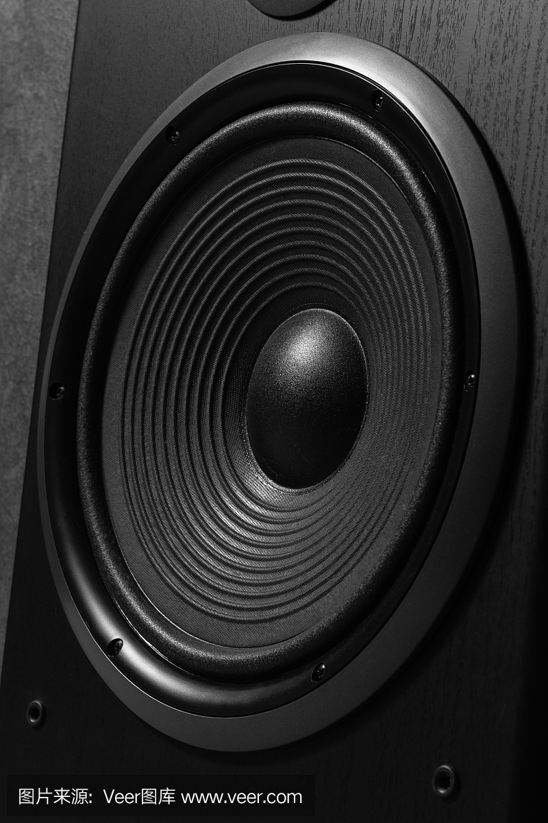 近距離播放高保真黑色揚聲器。專業音響設備